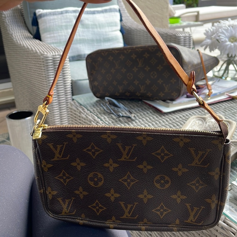 Authentic Vintage Louis Vuitton pouchette